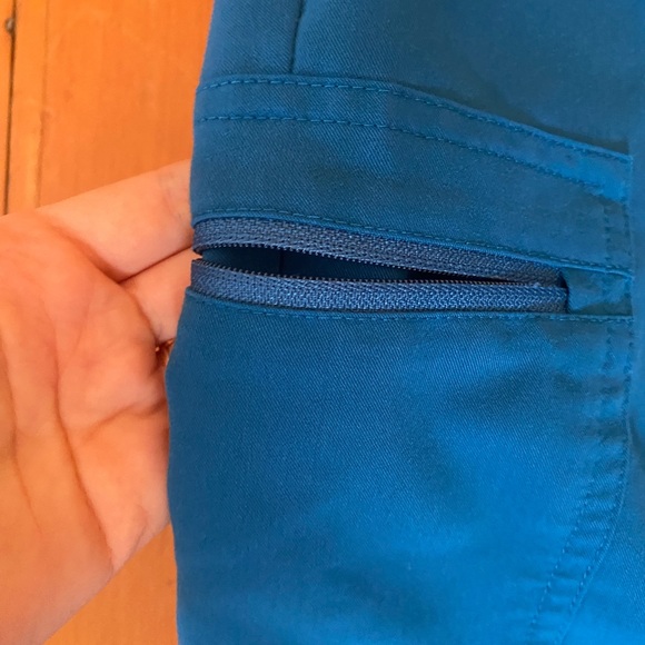 FIGS Zamora Scrub Joggers in Limited Edition Alps Blue - Picture 2 of 6